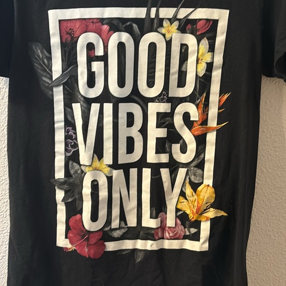 Dona “good vibes only” graphic tee size small - Picture 2 of 4